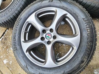 Zimní sada Alfa Stelvio r18 5x110 Bridgestone 235/60/18 - 12