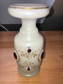 Sběratel nabízí staré skleněné vázy - 13