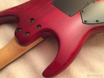 Prodám Elektrickú kitaru Superstrat CHERI SL - 13