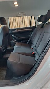 VW Passat B8 1.6 TDI 88 kW DSG Comfortline - 13