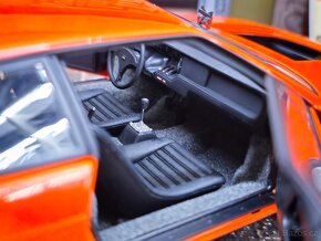 Lamborghini Urraco 1:18 Kyosho - 13