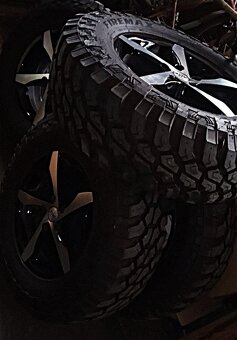 LAND ROVER DISCOVERY 3 nová kola 5x120 800km 4x4 265/70 R17 - 13
