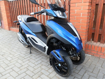 Piaggio MP3 300 Yourban LT (2015) - 13