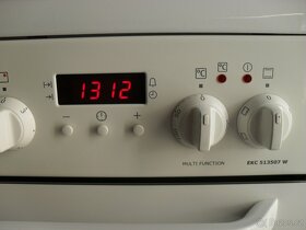 ELEKTRICKÝ SKLOKERAMICKÝ VOLNĚ STOJÍCÍ SPORÁK ELECTROLUX,LCD - 13