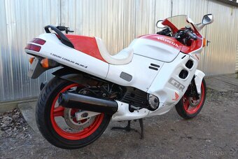 Honda CBR 1000F (SC21), 1. majitel - 13