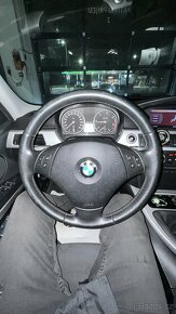 BMW E91 320D - 13