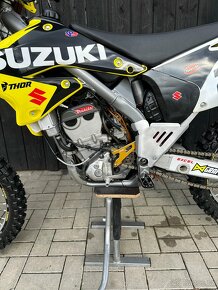 Suzuki RM-Z 250   TOP STAV - 13