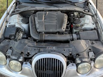 Jaguar S-Type 4.0 V8 - 13