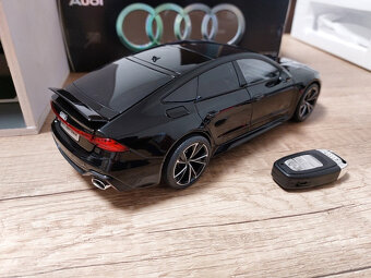 model auta Audi RS7 Sportback + dialkové +svetlá 1:18 - 13