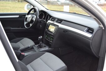 Škoda Superb 2.0 TDI 103kW Ambition kombi - 13