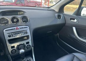 Peugeot 308 1,6 i SW PANORAMA, KŮŽE, 7MÍST benzín manuál - 13