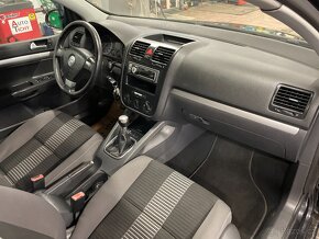 VW GOLF V 1.6MPi-BEZ KOROZE-KLIMA-2xALU-ZIMNÍ PNEU- - 13