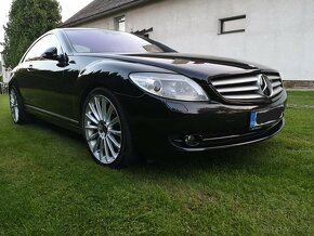 Mercedes-Benz CL500 černý top stav - 13