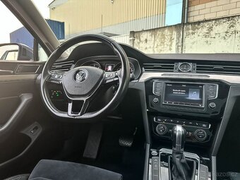 Volkswagen Passat Variant 2.0 TDI BMT Highline DSG - 13