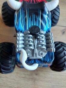 RC Monster Truck iBlivers 1:16 s mlhovým efektem - 13