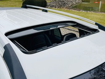 Volvo XC90 2.4 D5 147KW AUTOMAT R-DESIGN SERVISKA - 13