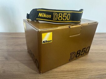 Nikon D850 tělo + originálni nikon grip MB-D18 - 13