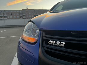 Volkswagen Golf mk5 R32 - 13