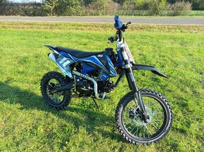 Pitbike Shark 125ccm E-START 4T 17"/14" modrá nová - 13