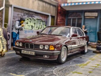 BMW E32 730i 1:18 Minichamps - 13