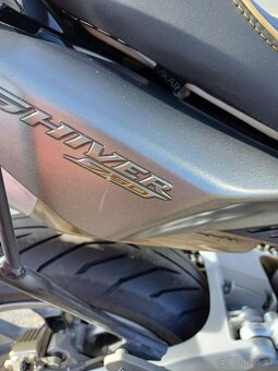 Aprilia Shiver 750 - 13