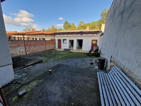 Rodinný dům 5+1, 206 m² podlahová plocha - 13