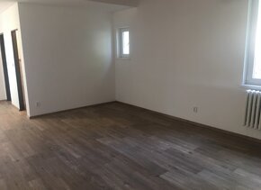 Rodinný dům 340m², Kaškova, Praha - Zbraslav, dvoupatrový - 13