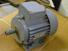 elektromotor  patkový 380V/2,2kw/2860ot./min - 13