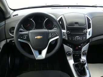 Chevrolet Cruze 1.7 CDTI 96kW combi Cebia - 13