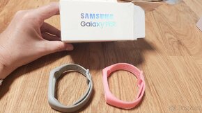 Náramek Samsung Galaxy Fit 2 - 13