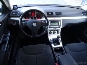 Volkswagen Passat kombi 2,0 TDi - 13