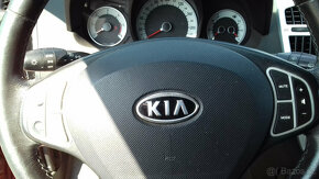 Kia Ceed 1,6 CRDi Původ ČR 1.majitel - 13