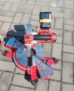 EINHELL nářadí/redukce pro aku DeWALT/ Milwaukee M18V - 13