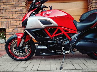 Ducati DIAVEL - Nehavarovaná - KUP ČR - 21300KM - 13