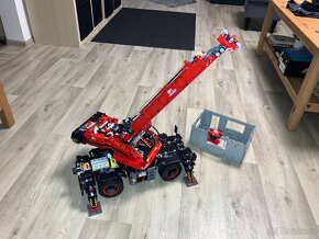 Lego Technic 42082 jeřáb - 13