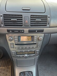 Toyota Avensis, 2,2D4D 130kW 1.Majitel - 13