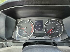 Volkswagen Crafter, 2.0  L2H1 6 míst , 125t. KM  3/2019 - 13