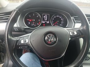 PASSAT B8 2.0TDI 110KW 4/2017 TANŽNÉ VÝHŘEV PDC ACC SERVISKA - 13