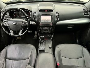 Kia Sorento 2.2CRDi 4x4 AUT KAMERA LED VÝHŘEV TAŽNÉ SERVISKA - 13