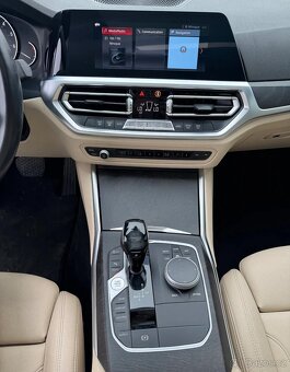 BMW Série 3 330i Sport Line - 13