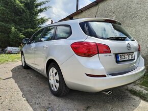 Opel Astra j  1.4 88 kW najeto 125 tis rok2013 sport - 13