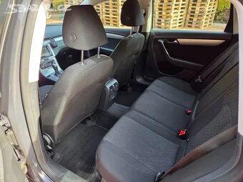 VW Passat 2.0TDI 103kW DSG,navi,serviska,bez koroze - 13