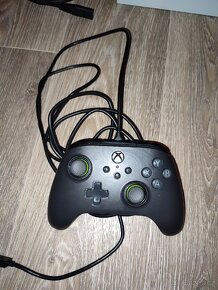 Prodám Xbox Series X a Xbox Series S - 13