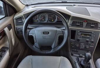 VOLVO V70 2.5D 103KW KLIMATIZACE ALU 1 MAJITEL BEZ KOROZE - - 13