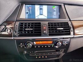 BMW X5 E70 3.0D 180KW SC/HUD/ČTENÍ ZNAČEK/PLNÝ SERVIS - 13