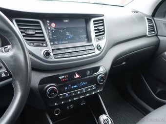 Hyundai Tucson 2.0CRDi 100kW PREMIUM 4x4 PANORAMA DPH - 13