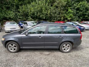 Volvo V50 Combi 1.6D 80kW tažné klima kůže senzory 2007 - 13