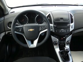 Chevrolet Cruze 1.7 CDTI 96kW combi ZÁRUKA 36M - 13