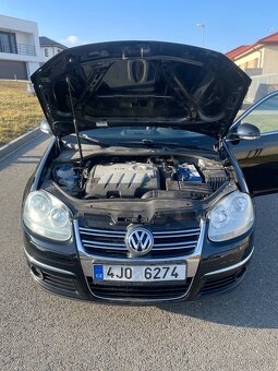 Volkswagen Golf V variant 2.0 tdi 103 kw NOVÁ STK - 13