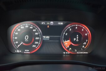 Volvo XC40 T4 MOMENTUM AWD AUTOMAT DPH ČR 1.MAJITEL - 13